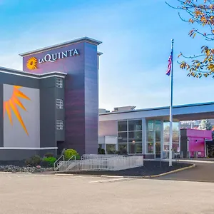 La Quinta By Wyndham Clifton/rutherford Hotel